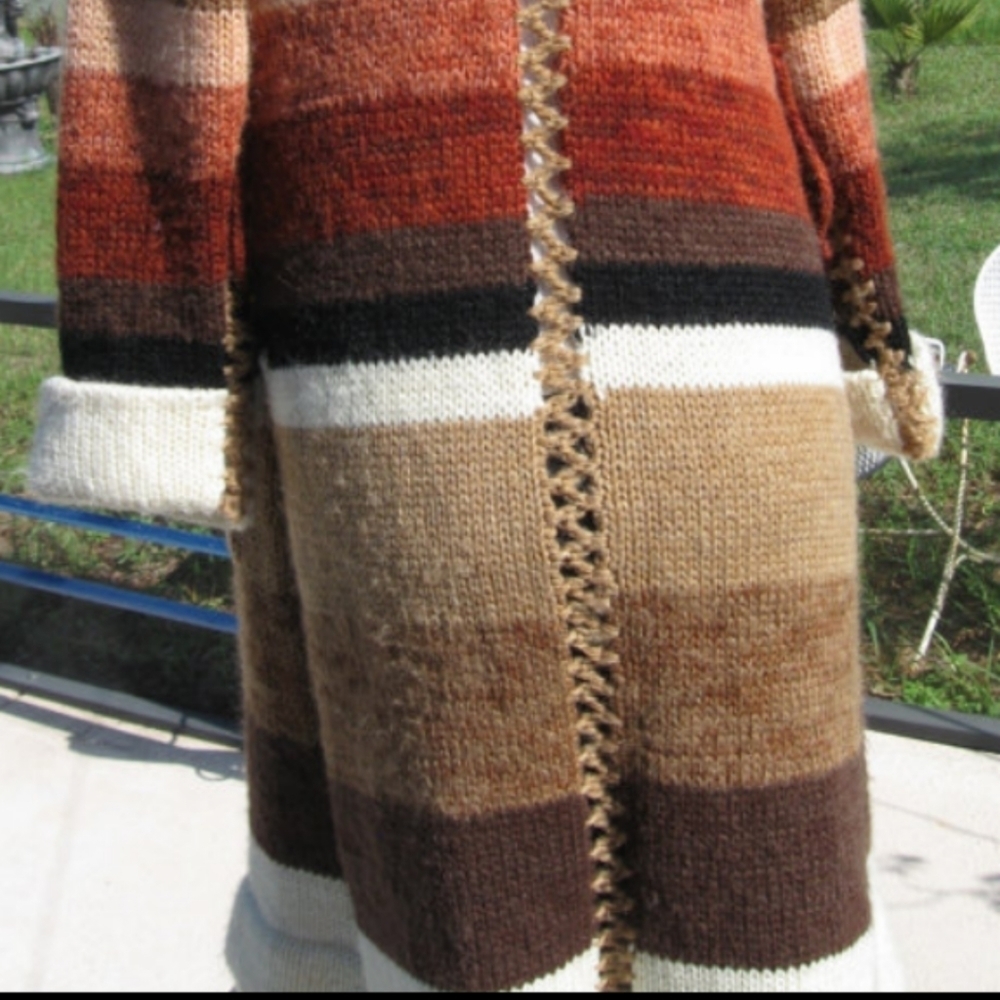 NEW HAND KNIT HOODED SWEATER COAT SIZE MEDIUM - Picture 8 of 9